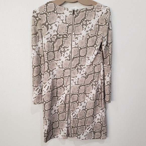 Vince Camuto Long Sleeve Python Snake Print Full Back Zip Dress, Size 2 - Picture 5 of 7